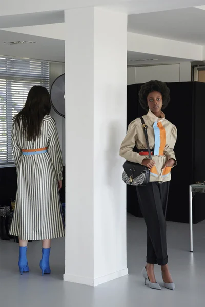 Look 2